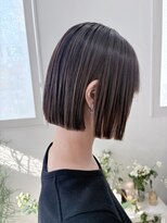 マロウイヴ(mallow eve)&nbsp;《花屋併設の美容院》タイトボブ×艶カラー