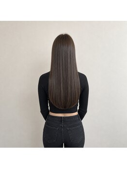 ジェニック(genic. by kamiken.)の写真/【自然な仕上がりへ◎】髪の状態を見ながら、扱いやすいストレートに