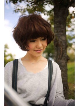 オーバーキャプテンネイキッド(OVER CAPTAIN NAKED) 秋らしい、ふんわりショート