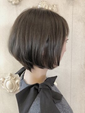 キャンバス バイ ネオリーブ 横浜西口(Canvas by neo.) 大人かわいい ひし形シルエット ショート ボブ 耳掛け