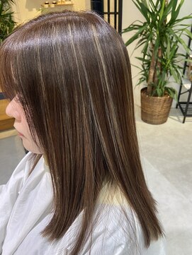 ルル カリス(lulu CHARIS) 外国人風ハイライト