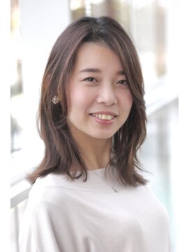 ミスエッセンス(MISS ESSENCE) 大人のミディウルフが簡単に/ミスエッセンス竹下