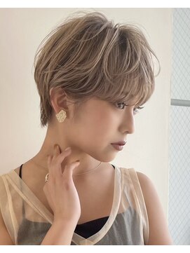 イヴォークトーキョーオーサカ(EVOKE TOKYO osaka) 柔らかい×抜け感ショート