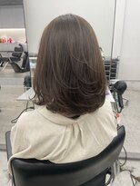 ヨロ 小岩(YOLO) レイヤーカットハイライトショートヘアイルミナカラーオージュア