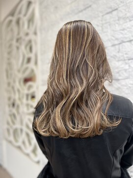 ラヴリア カミツ(LOVERIA KAMITSU) フルハイライト