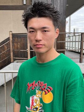 アイズ 海老名(AIZU) メンズカット スパイキースパイキー メンズショート 眉毛