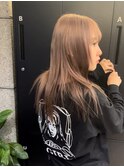 ピンクベージュ