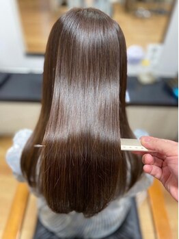アパートメントヘアーの写真/【髪質改善☆話題の酸性ストレートが登場】髪への負担が激減した、全く新しい縮毛矯正