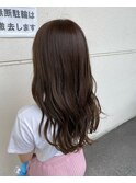 オリーブベージュ