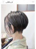 前下がりショートボブ　刈り上げショート　刈り上げボブ