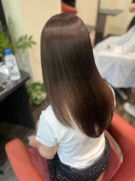 ヨンセンチメートルヒロサカ(4cm HIROSAKA) 艶髪