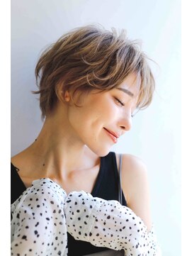 ムウ 難波(MOU) ショートボブ暗めカラーグランマッシュデザイン20代30代40代50代