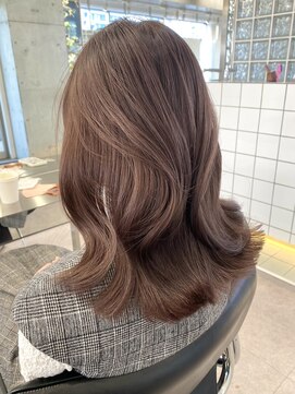 サンク 原宿 表参道(cinq) 表参道ミルクティーベージュレイヤーケアブリーチベージュカラー