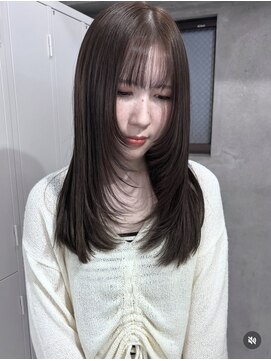 スウィープ(sweep) Olive/髪質改善カラー★ ×レイヤー【広 香】