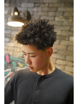 フォーコーナーズカットショップスリーセント 栄(FourCornersCutShop 3/cent) スパイキーアフロ