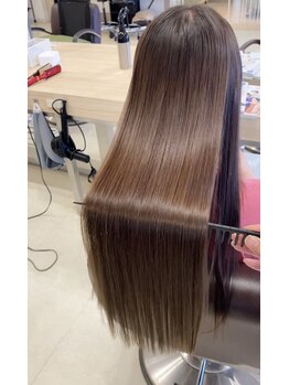グランデ ビス(GRANDE bis)の写真/【光の森/武蔵丘】髪の状態をしっかり見極め施術していきます。乾かすだけでツヤツヤなまとまりのある髪へ