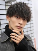 縦落ちツイストスパイラルパーマメンズマッシュショート