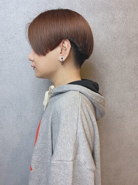 ヘアサロンM 新宿 パールピンク×前下がりグラデーションボブ