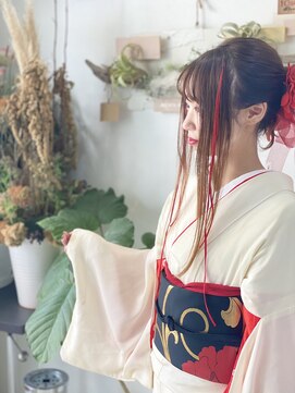 ヘアセットサロンエッジ(Edge) 後れ毛いっぱいのお団子スタイル