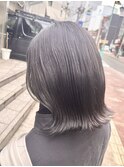 ヘアメイクオズ＆金あゆみ　カーキグレージュ