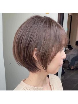 サロンドミルク 新百合ヶ丘店(salon de MiLK) ナチュラルな脱白髪染めハイライトに大人可愛いショート