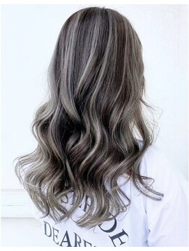 ファルベ(FARBE) #バレイヤージュ#ブリーチ#外国人風