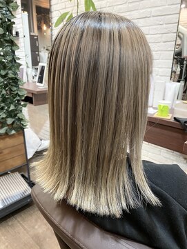 シカ 神戸三宮元町店(Cica) #バレイヤージュ#神戸ハイトーン#三宮ハイトーン