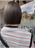 切りっぱなしボブ/ハイライト/束感/くすみグレージュ/透明感