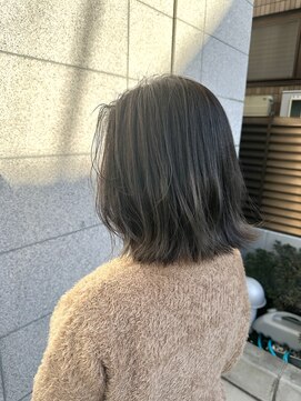 カミビト マヴィー(kamibito mavie) 20代30代大人可愛いアッシュベージュくびれボブ耳掛け透明感