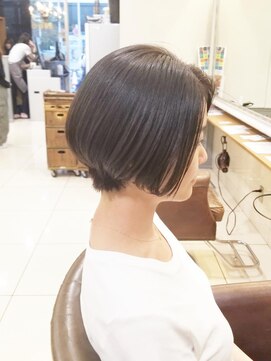 ネオリーブアイム 横浜西口店(Neolive aim) 小顔ショートボブアッシュブラウン耳掛け【横浜】