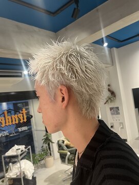 テンダー(Tender) ホワイトカラー×スパイキーショート