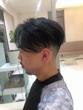 美容室アルベ(albe+m) 前下がり+スキンフェード