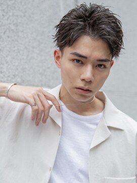 シティ(CITY) 小久保styleフェザーパーマフェザーショートグレーエンドカラー