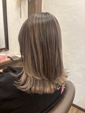 アミリー ひたち野うしく店(Amily) ハイライトバレイヤージュダブルカラーケアブリーチ20代30代