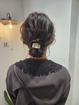 イット(it.) it. YUI ヘアアレンジ ゆるふわアレンジ