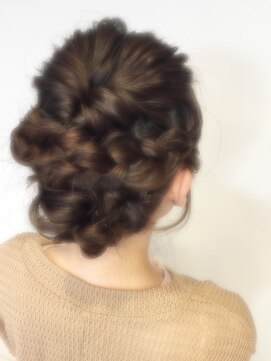サーヴ ネクスト ヘア 元町店(SERVE next hair) かわいく編み込みアップヘア
