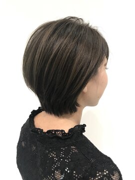 ロウブ(roubu.) 【roubu.】大人綺麗めショートボブ