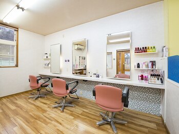 美容室ママハウスの写真/【3席・女性スタッフ2名のみの美容院！】地域密着型☆女性目線の細やかなサービスで美しく。