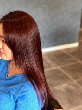 ボヌール ヘアーワークス(Bonheur hair works) チェリーレッド×艶髪×ロングスタイル