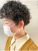 くるくる個性的ショートスパイラルパーマ 黒髪暗髪
