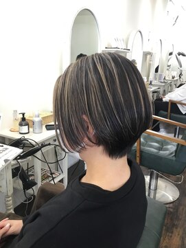 アークス(Ark'ss) ショート　ハンサムショート　ハイライト　バレイヤージュ