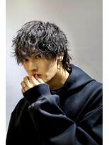 アストラ(ASTRA)&nbsp;ブラックウルフ　襟足　マッシュウルフ　インナーカラー カット