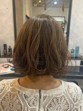 ブルー 青葉台(BLUE) やわらかボブ