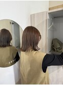 オリーブベージュ