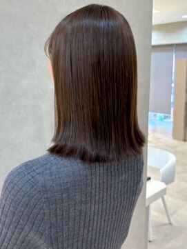 ヴィサージュアクト(VISAGE a.c.t) ナチュラルな美しさ引き立つ"つるんとボブ"