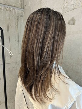 プラスシー(+C) 地毛を活かして作る地毛にハイライト/福岡ハイライト