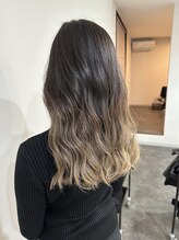 ケアブリーチでつくるグラデーションカラーがおすすめ(髪質改善/ケアブリーチ/酸性ストレート/白髪ぼかし)