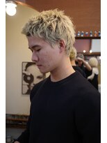 エディ(Edy)&nbsp;メンズスパイキーショートケアブリーチブロンド外国人風眉カット