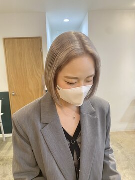 ヘアーブレイス(hair brace) ブリーチ二回ボブとホワイトグレージュ stylist聖斗