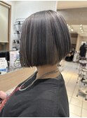 ハイライト　ケアブリーチ　グレージュ　ボブ